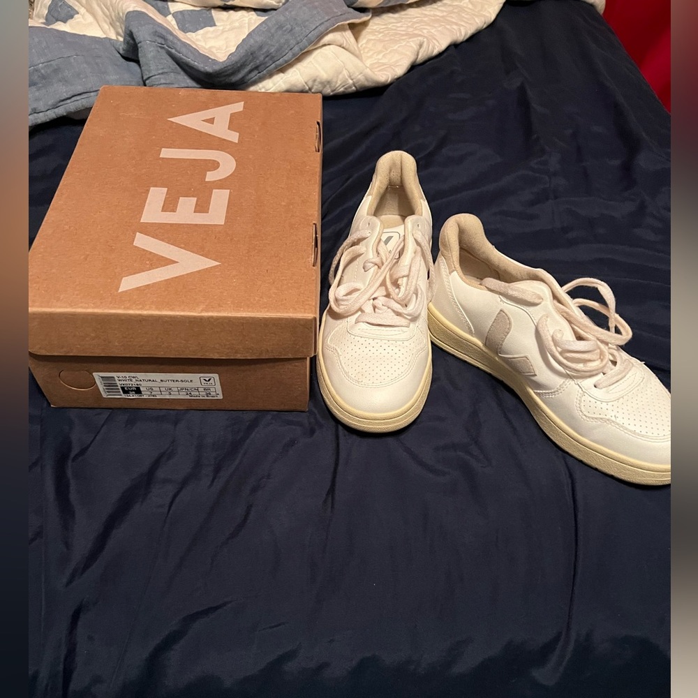 Veja Tennis Shoes